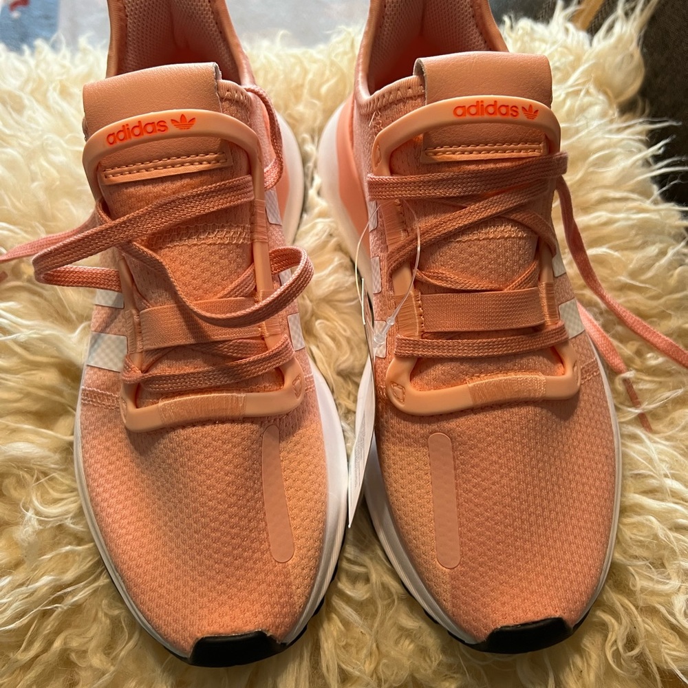 Adidas - Picture 3 of 8